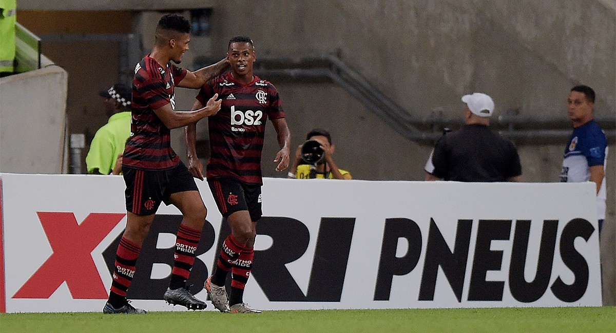 Flamengo bate o Vasco e aumenta invencibilidade contra rival