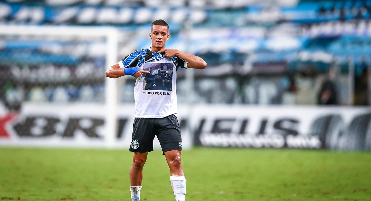 Con Paolo Guerrero, Internacional cayó 1-0 en su visita a Gremio por la fecha 9 del Campeonato Gaúcho