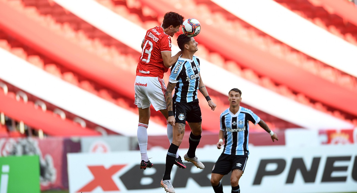 Los delanteros brillan, Grêmio gana la Gre-Nal y empieza con ventaja en la final del Gauchão